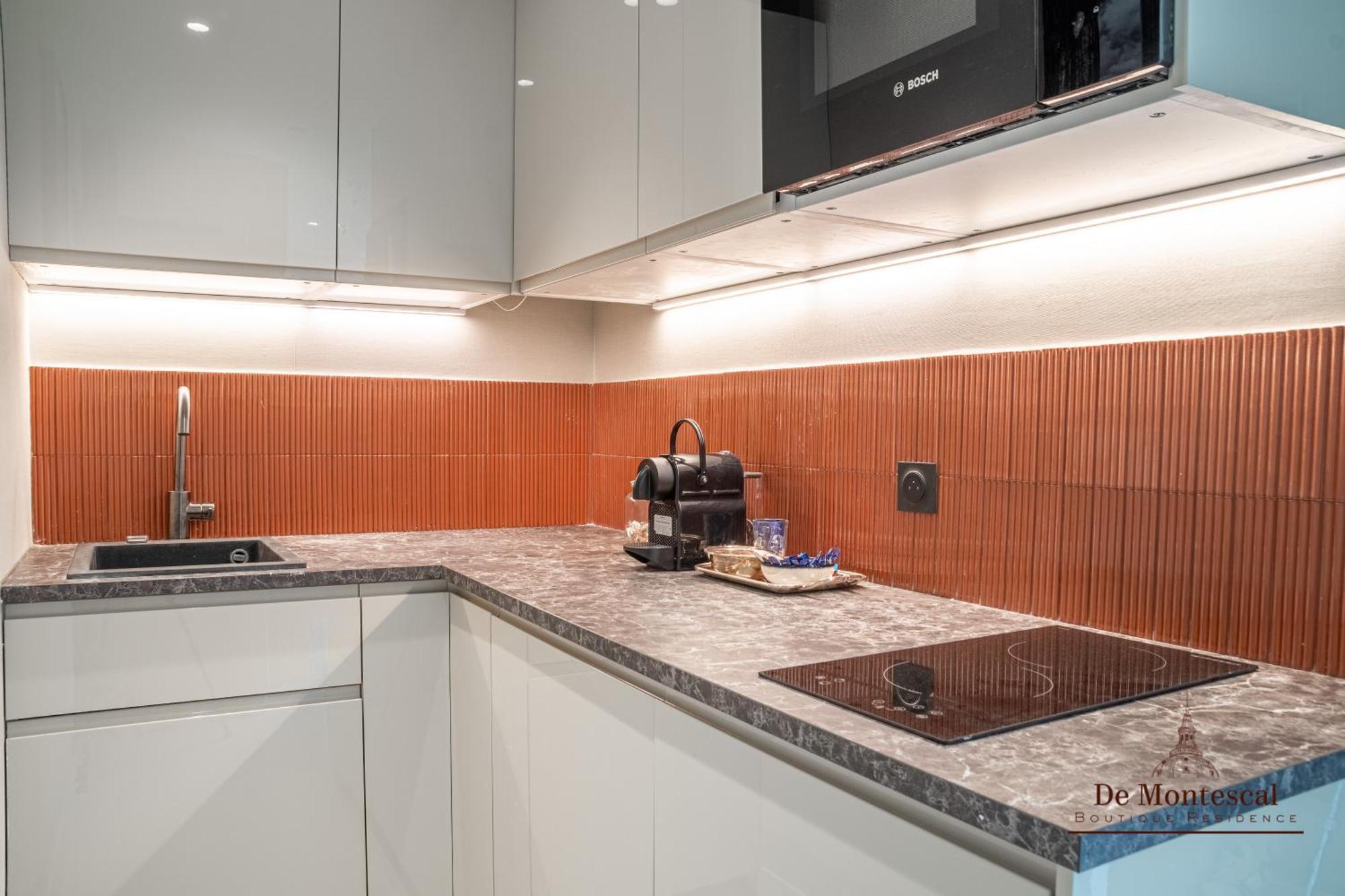 De Montescal - Hot Tub And Ac Cosy Apartment A Prime Location 40M2 Paris Exterior foto