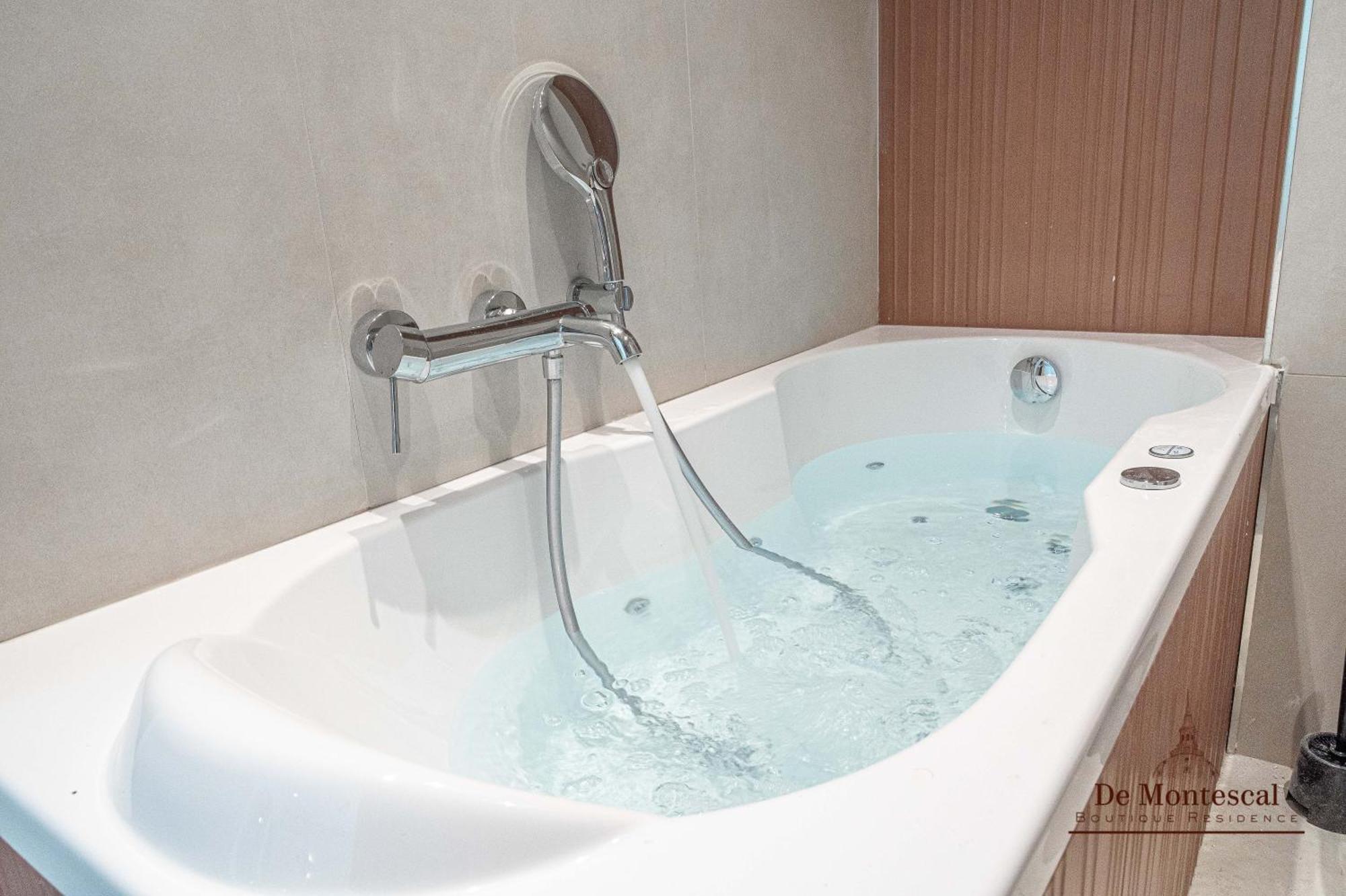 De Montescal - Hot Tub And Ac Cosy Apartment A Prime Location 40M2 Paris Exterior foto