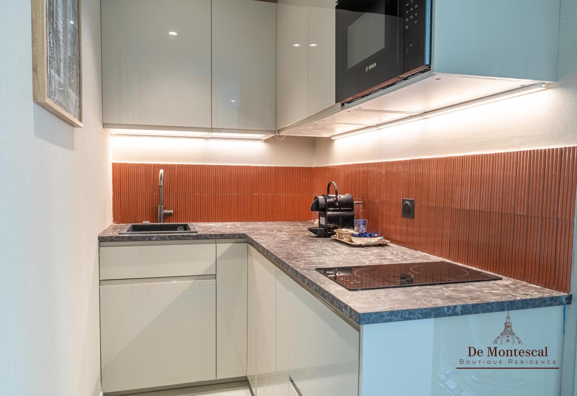 De Montescal - Hot Tub And Ac Cosy Apartment A Prime Location 40M2 Paris Exterior foto